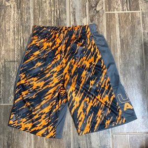 Under Armour Youth L Athletic Shorts.